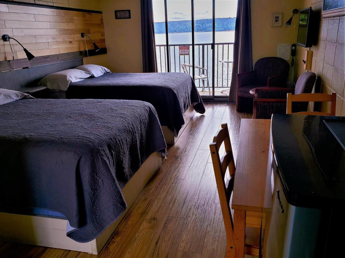 קמפבל ריבר Above Tide Motel מראה חיצוני תמונה