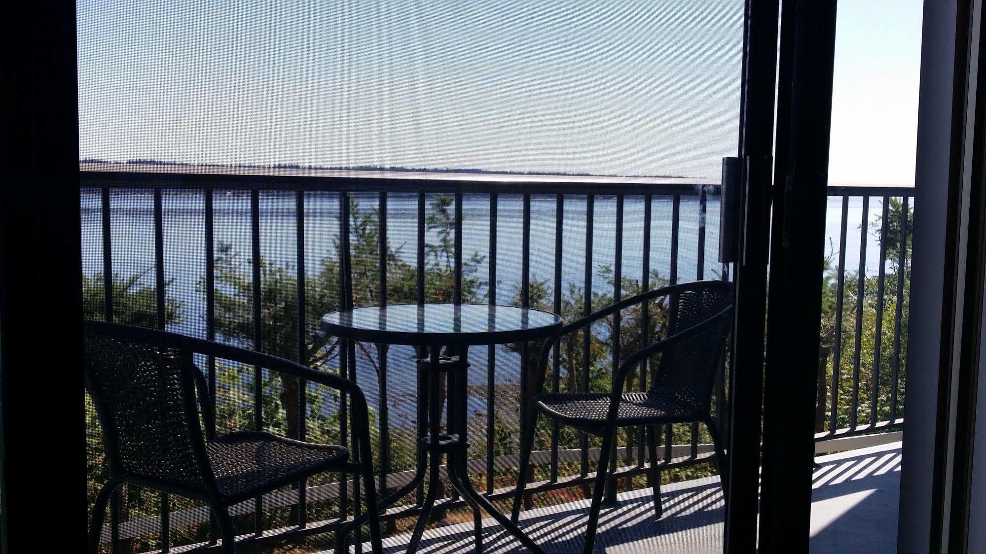 קמפבל ריבר Above Tide Motel מראה חיצוני תמונה